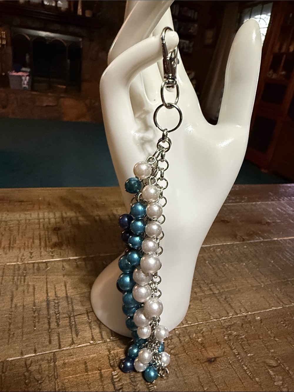 Pearl Cluster Drop keychain in Blue and White